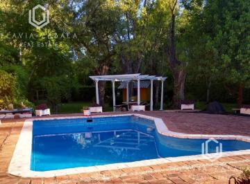 Casa · 50m² · 4 Ambientes · 1 Cochera · Casa Quinta en Venta 4 Ambientes con Pileta La Reja, Moreno