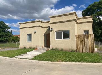 Casa · 114m² · 3 Ambientes · Bo. Cerr. Finca Estrada - 2 Dorm - Una Planta. Apto Credito