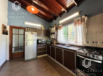 Casa · 100m² · 4 Ambientes · Venta Casa Quinta Cuatro Ambientes con Pileta y Jardín en Marcos Paz