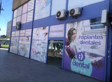 Local comercial · 100m² · 6 Ambientes · Local en Alquiler Liniers - 20 m de Vidriera - Alto Transito