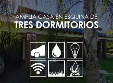 Casa · 196m² · 5 Ambientes · 1 Cochera · Amplia Casa en Colón