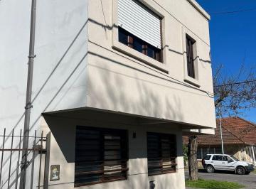 PH · 95m² · 4 Ambientes · 1 Cochera · PH en Villa Primera
