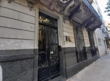 PH · 107m² · 4 Ambientes · Excelente PH Al Frente - Doble Ventanal con Reja de Estilo - Lav