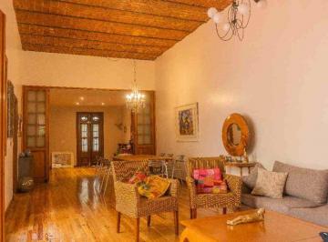 Casa · 312m² · 7 Ambientes · 1 Cochera · Casa en Alquiler Colegiales Cochera Jardin