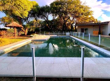Casa · 355m² · 4 Dormitorios · 4 Cocheras · Venta Casa en Causana | 4 Dorm. + Quincho | Calidad Premium