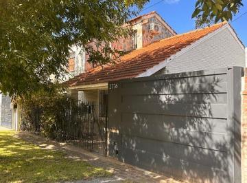 Casa de 4 ambientes, La Plata · Apta Banco - Villa Castells - 4 Dorm - 10 y 504
