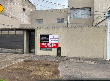Casa · 230m² · 5 Ambientes · 1 Cochera · Casa en Berazategui