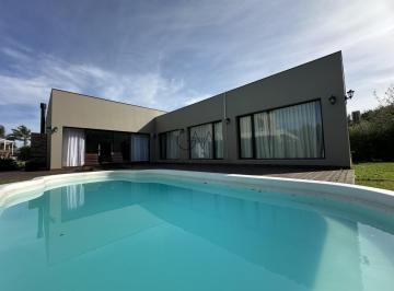Casa · 200m² · 4 Ambientes · 2 Cocheras · Casa en Venta Barrio Privado Rumenco