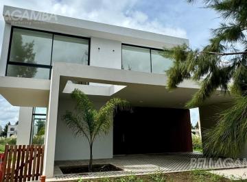 Casa · 240m² · 5 Ambientes · 1 Cochera · Casa Venta El Naudir Escobar a Estrenar 5 Ambientes