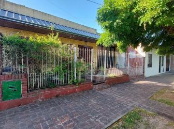 Casa · 75m² · 3 Ambientes · 3 Cocheras · Casa en Monte Grande con Cochera Para 3 Autos Venta