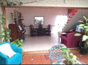 PH · 190m² · 5 Ambientes · PH en Venta - 4 Dorm. 3 Baños - 519 m² - Paternal