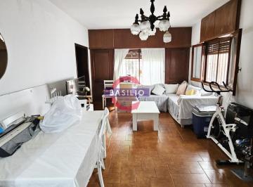 Casa · 94m² · 4 Ambientes · 1 Cochera · Venta Muy Buena Casa 4 Ambientes con Jardín y Terraza en Villa Adelina