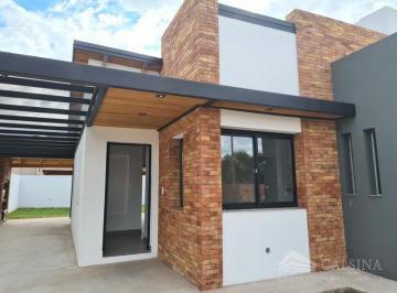 Casa · 150m² · 2 Dormitorios · 2 Cocheras · Comarca de Allende - Casa en Venta 2 Dorm. - Villa Allende
