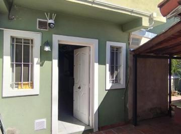 Casa · 115m² · 5 Ambientes · 2 Cocheras · Casa en Muy Buena Ubicacion
