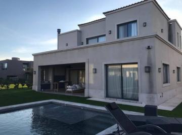 Casa · 230m² · 6 Ambientes · 2 Cocheras · Espectacular Casa en Venta con Muebles en Ayres Plaza - Mallmann Propiedades