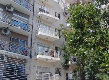 Departamento de 3 ambientes, Villa Pueyrredón · Excelente 3 Amb. Frente Muy Luminoso Vista Abierta