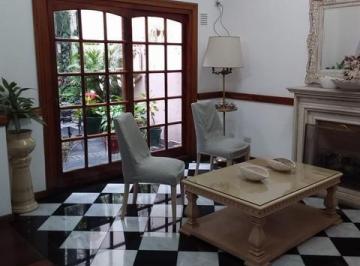 Casa · 270m² · 5 Ambientes · 1 Cochera · Casa en Venta - 3 Dorm. 3 Baños - Cochera - 300 m² - Boedo