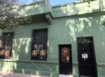 Casa · 121m² · 5 Ambientes · Apto Credito Casa Chalet Venta en Villa Luro, Capital Federal, Buenos Aires