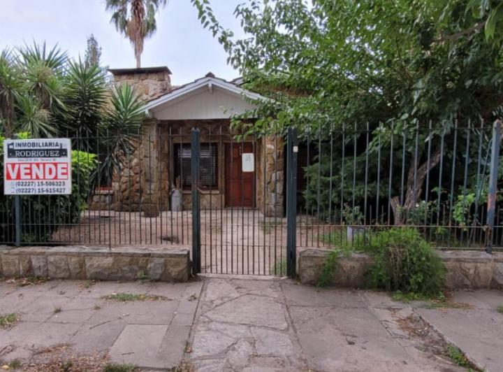 Casa · 1200m² · 5 Ambientes · 1 Cochera