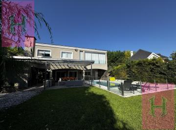 Casa · 307m² · 5 Ambientes · 3 Cocheras · Casa en Canning (Ezeiza)