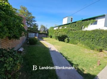Casa · 62m² · 3 Ambientes · 2 Cocheras · Casa en Juan B. Justo Al 1700