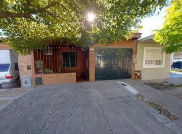 Casa · 77m² · 5 Ambientes · Casa en Venta en La Plata