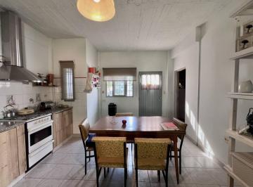Casa · 85m² · 3 Ambientes · 1 Cochera · Casa en Venta en La Plata
