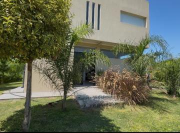 Casa · 170m² · 6 Ambientes · Casa en San Carlos