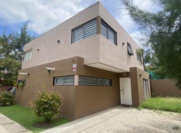 Casa · 80m² · 3 Ambientes · 1 Cochera · Duplex en Venta en City Bell