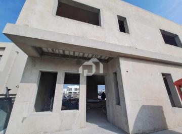 Casa · 148m² · 5 Ambientes · 2 Cocheras · Casa en Venta en San Pablo, Pilar, G. B. a. Zona Norte