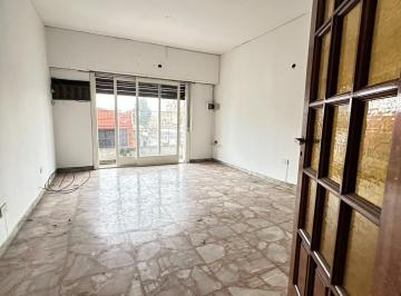 PH · 257m² · 7 Ambientes · 1 Cochera · Venta PH Multifamiliar 5 Amb. con Cochera San Justo Centro