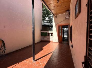 Casa · 124m² · 6 Ambientes · 1 Cochera · Casa con Garage, Patio y Terraza