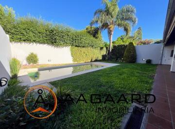 Casa · 220m² · 6 Ambientes · Casa en Arguello