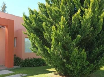 Casa · 100m² · 3 Ambientes · 2 Cocheras · Venta Casa Manzanares Chico - Pilar - Credito - Permuta