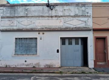 Casa · 160m² · 5 Ambientes · 1 Cochera · Casa en Concordia