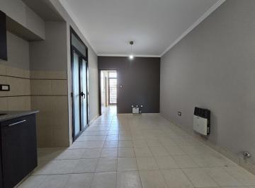Departamento · 35m² · 2 Ambientes · Zona Ucsf - Utn, Al Frente con Cocina, Alarma, Calefactor, Dormitorio con Placard y Baño en Suite