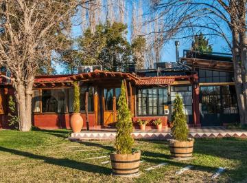 Casa · 940m² · 20 Ambientes · 8 Cocheras · Casa Quinta en Rivadavia