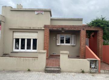 Casa · 360m² · 11 Ambientes · Casa en Venta - 2 Dorm. 1 Baño - 480 m² - Claromecó