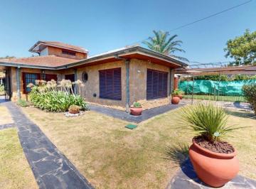 Casa · 250m² · 5 Ambientes · 3 Cocheras · Venta Casa 5 Ambientes con Pileta Berazategui