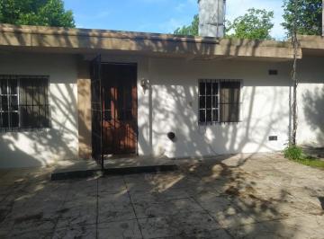 Casa · 180m² · 5 Ambientes · Casa en Venta - 4 Dorm. 1 Baño - 650 m² - Quilmes