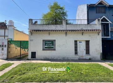 Casa · 130m² · 3 Ambientes · 1 Cochera · Venta Terreno de 263 m² con Casa 3 Ambientes y Terraza - Moreno Sur