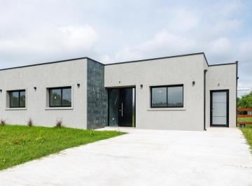Casa · 175m² · 5 Ambientes · Casa en Barrio Monet