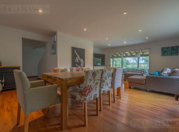 Casa · 290m² · 7 Ambientes · Casa con 5 Dorm. - Apto Crédito - en Venta en Santa Bárbara