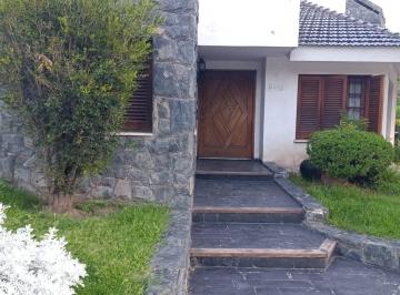 Casa de 11 ambientes, Córdoba · Alquilo Casa en Granja de Funes. Cuatro Dorm. y Dos Escritorios