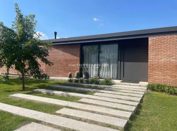 Casa · 160m² · 4 Ambientes · 2 Cocheras · Casa en Venta en Canning Barrio Fincas Sporting