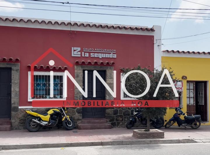 Casa · 260m² · 6 Ambientes · 1 Cochera