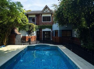 Casa · 329m² · 6 Ambientes · 2 Cocheras · Venta Casa 6 Ambientes con Quincho y Pileta en Villa Devoto