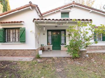 Casa · 140m² · 4 Ambientes · 1 Cochera · Casa en Venta - 2 Dorm. 2 Baños 1 Cochera - 662 m² - Manuel B. Gonnet