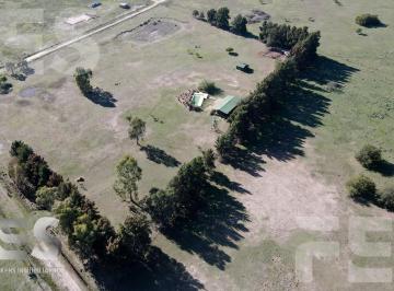 Campo · 130m² · 3 Ambientes · 1 Cochera · Venta Cabaña Sobre Gran Fracción de 4 Lotes Presidente Perón