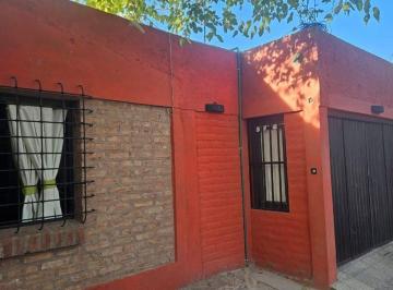 Casa · 140m² · 4 Ambientes · 2 Cocheras · Casa en Venta Barrio Quintanilla, Guaymallén